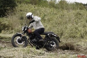 ダートも走るスクランブラー